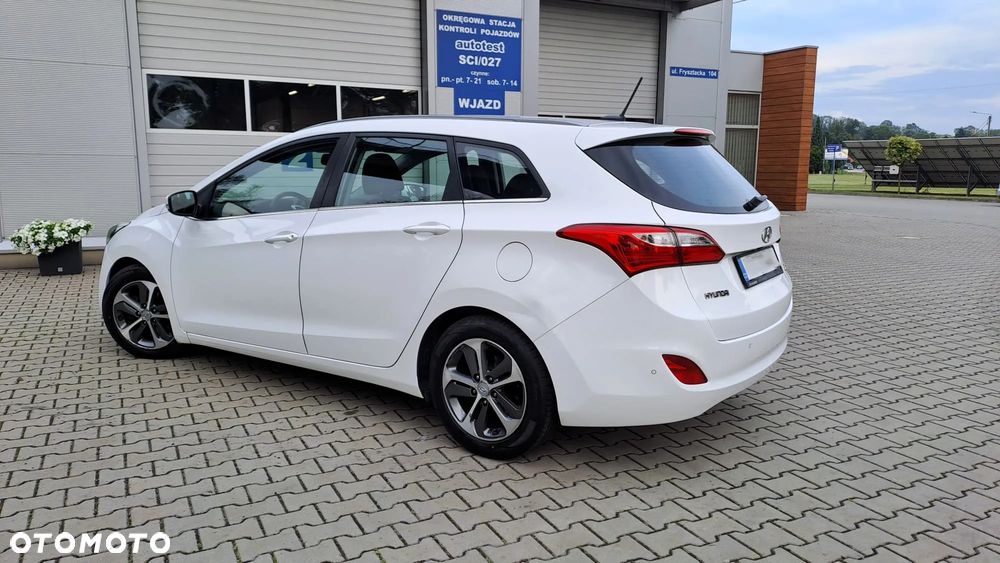 Hyundai i30 1.6 GDI Premium - 22