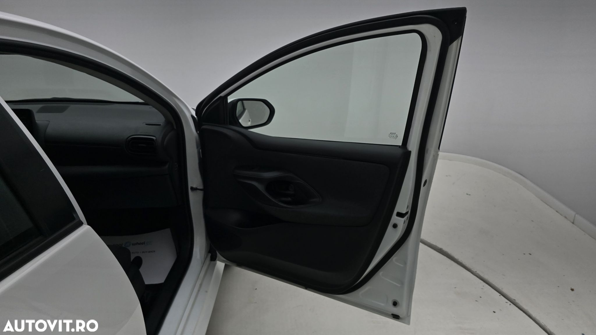 Toyota Yaris 1.5 VVT-i HSD Eco - 18