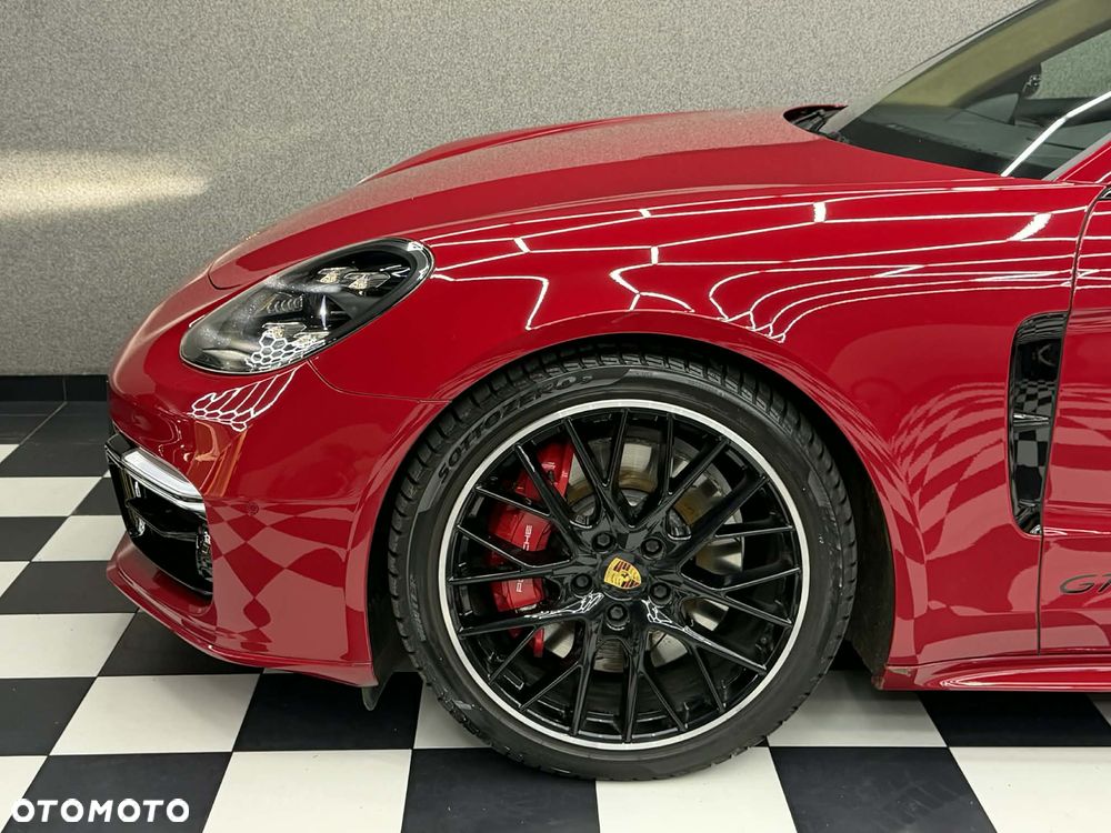 Porsche Panamera GTS GPF - 8