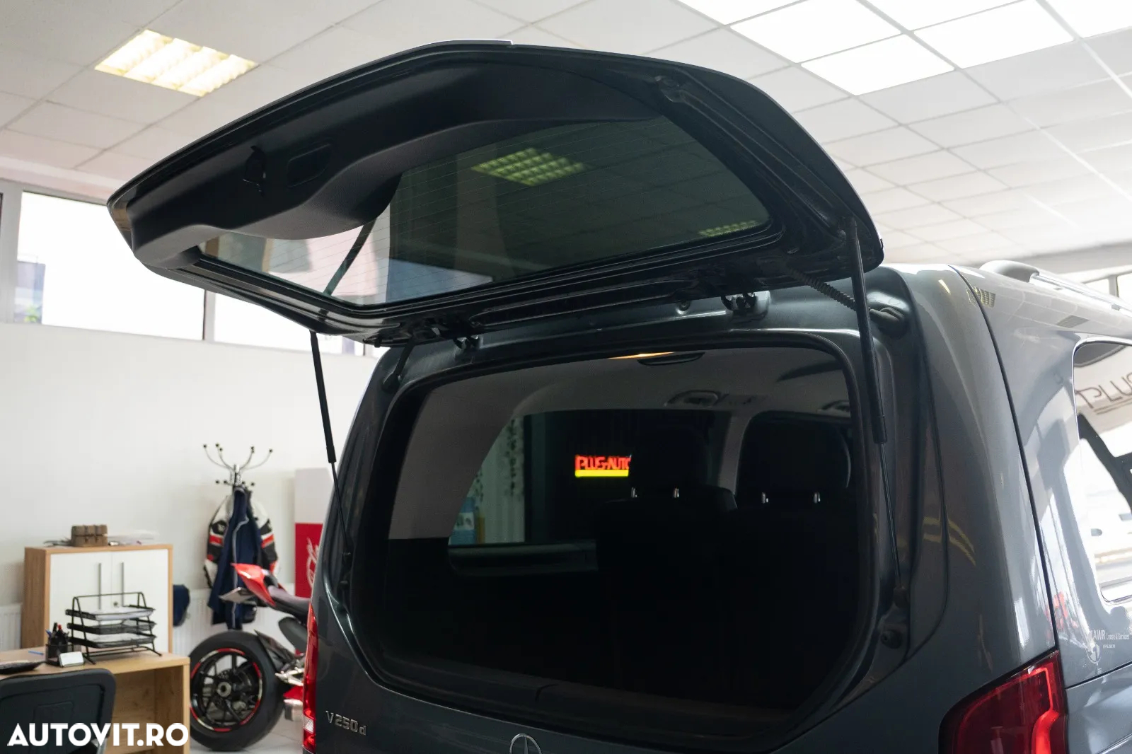 Mercedes-Benz V 250 d Combi Lung 190 CP AWD 9AT AVANTGARDE - 8
