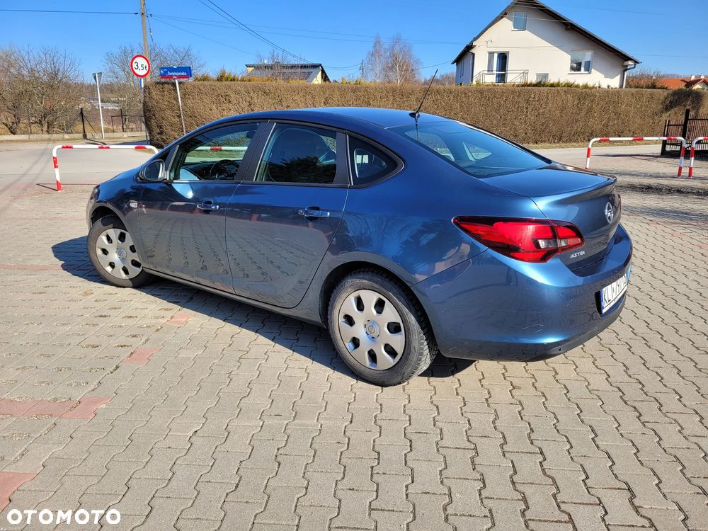 Opel Astra 1.6 - 13
