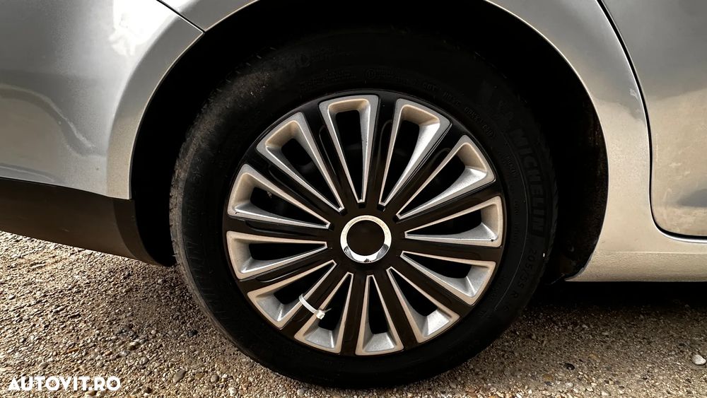 Volkswagen Jetta 1.6 TDI DPF Trendline - 17