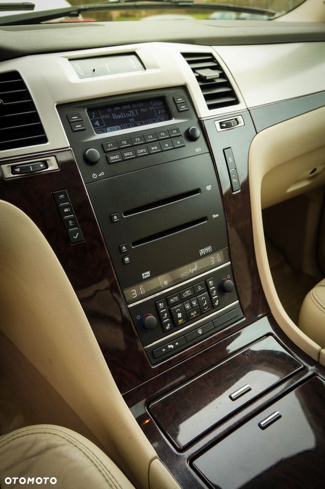 Cadillac Escalade - 27