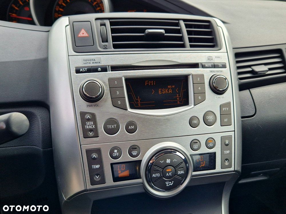 Toyota Verso 2.0 D-4D - 29