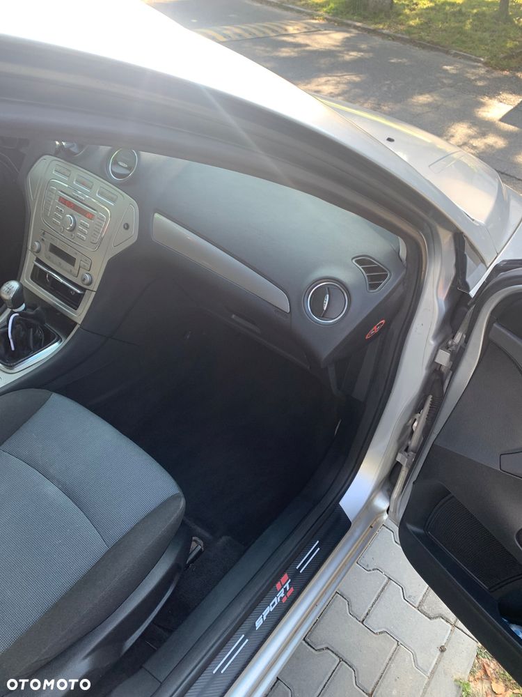 Ford Mondeo 2.0 TDCi Ambiente - 18