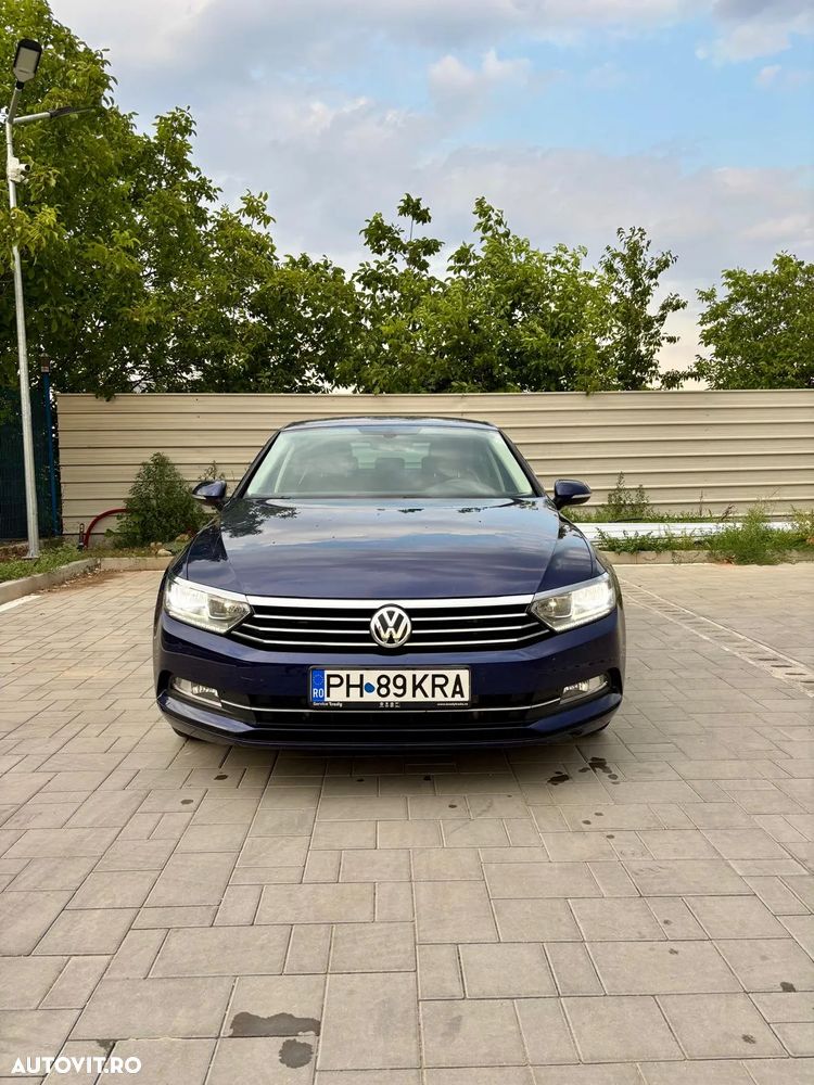 Volkswagen Passat - 1