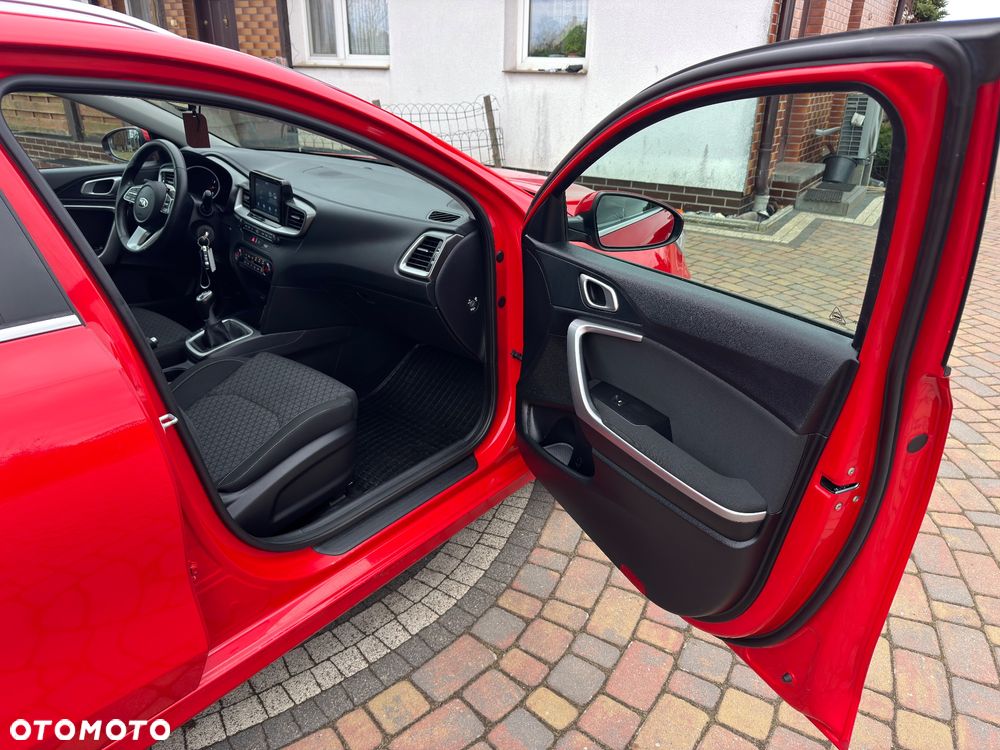 Kia Ceed - 24