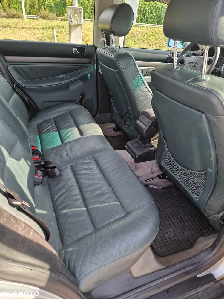 Audi A4 Limousine - 6