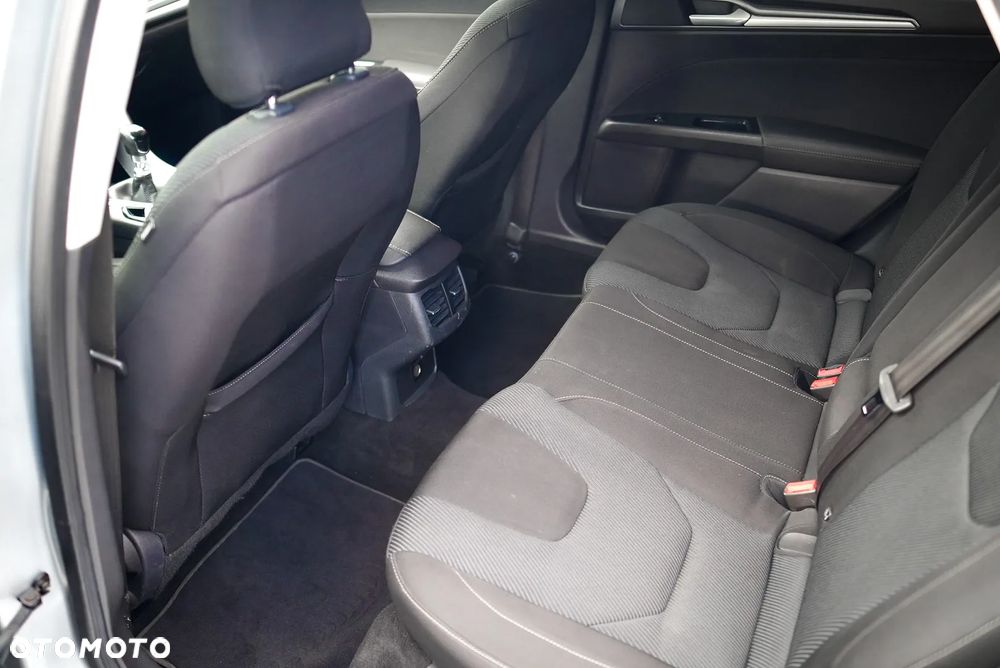 Ford Mondeo - 28
