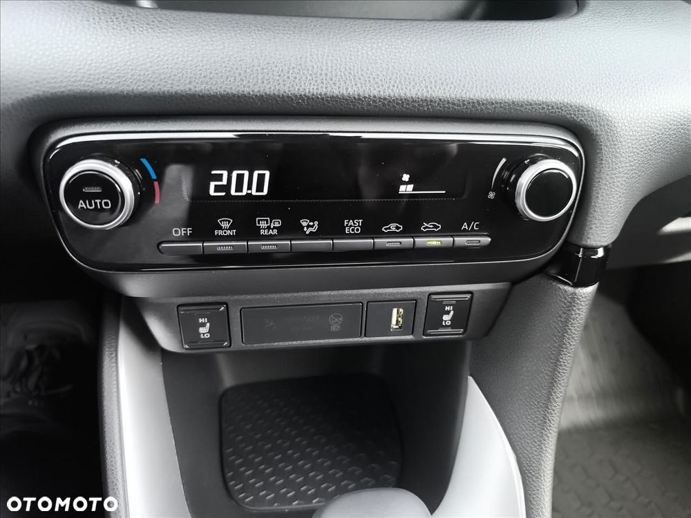 Toyota Yaris - 24
