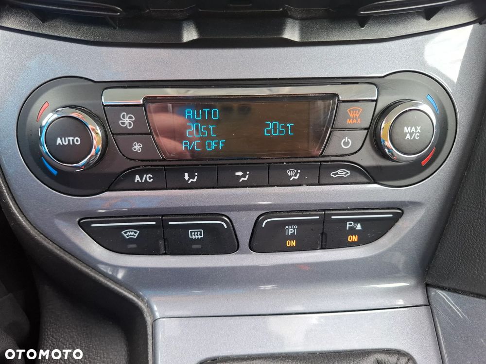Ford Focus 2.0 TDCi DPF SYNC Edition - 16