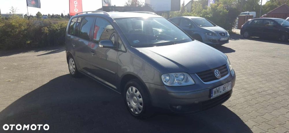 Volkswagen Touran - 4