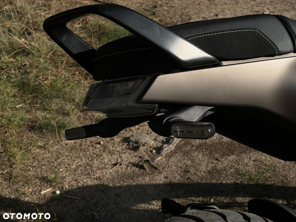 Husqvarna Svartpilen - 13