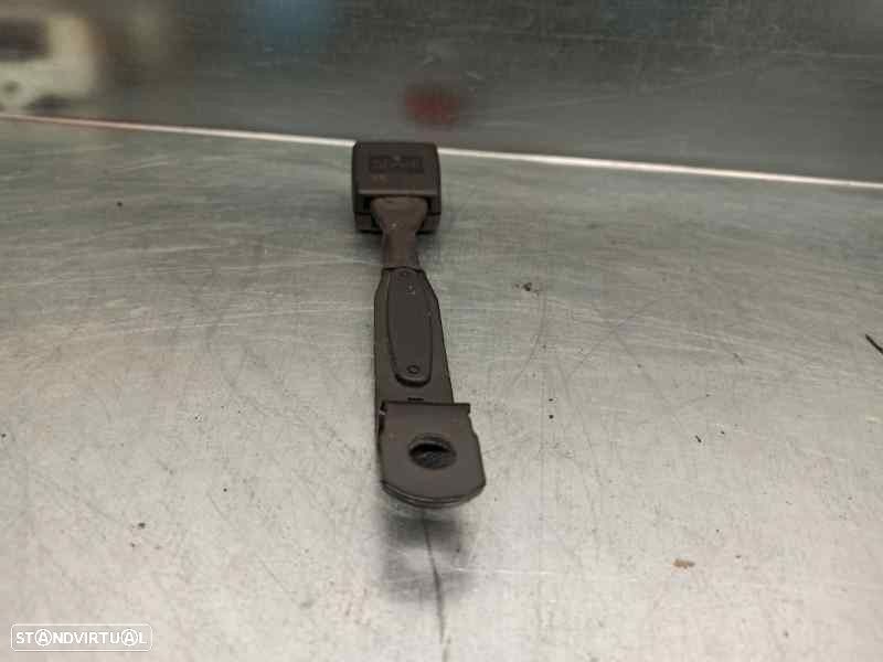 ENGATE CINTO VOLKSWAGEN CADDY III FURGÃO 2010 -2K0857877G - 3