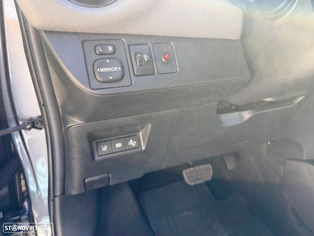 Toyota Yaris 1.5 HSD Comfort +P.Style+P.Techno - 7