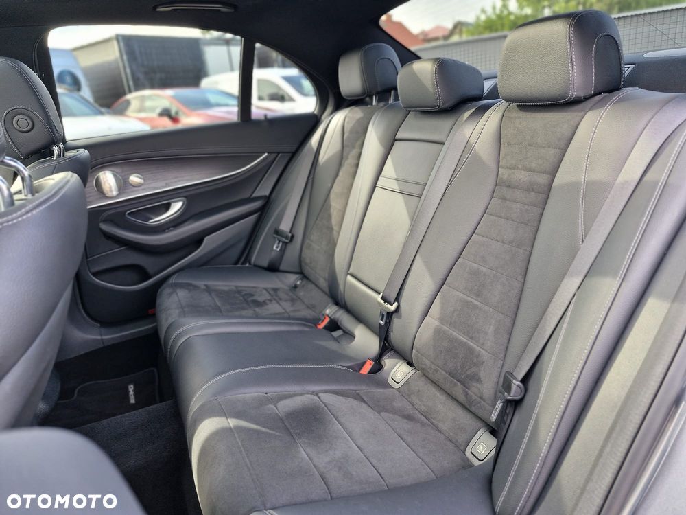Mercedes-Benz Klasa E 220 d 4-Matic AMG - 18