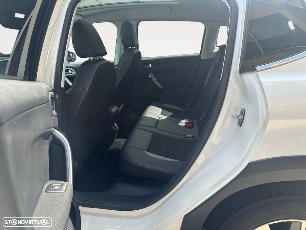 Peugeot 2008 1.2 PureTech Allure - 15