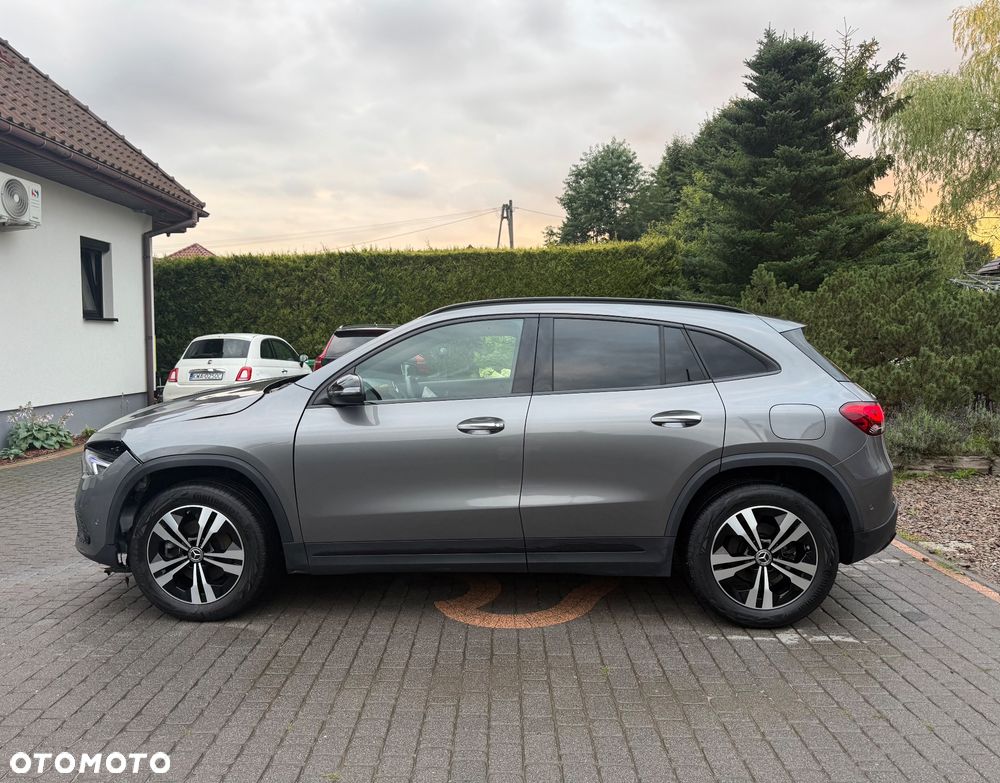 Mercedes-Benz GLA - 22