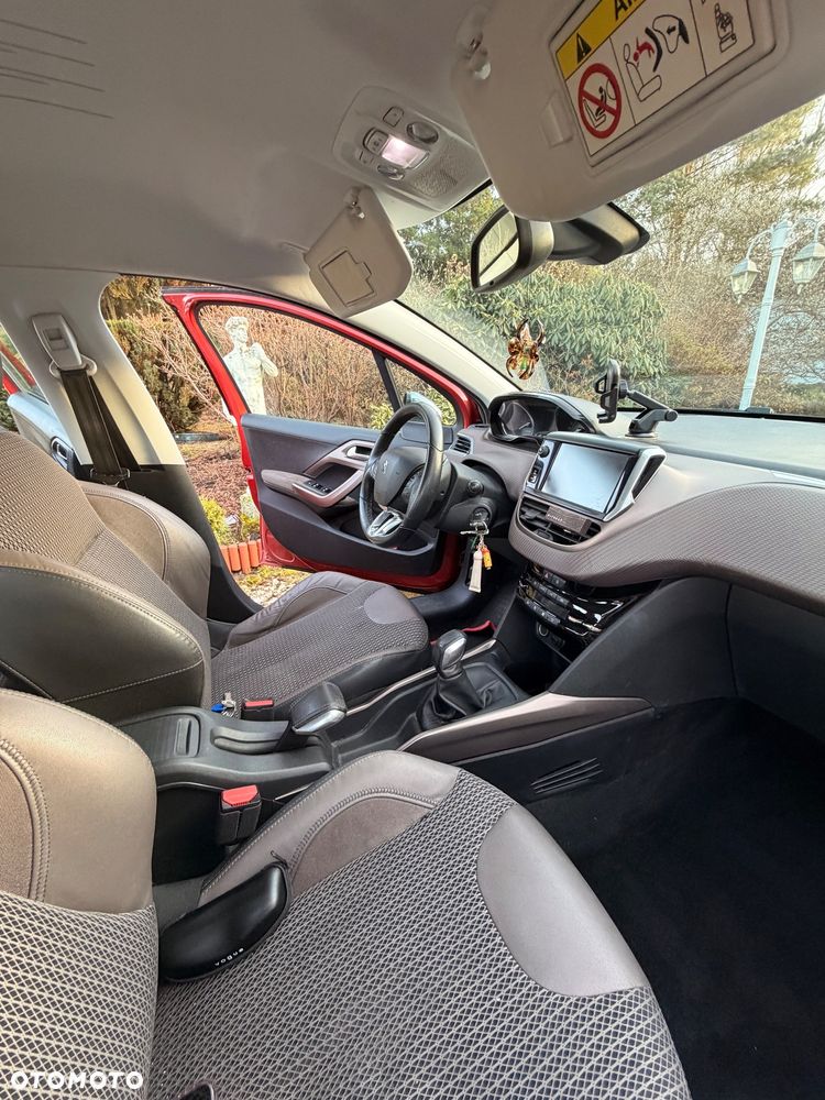 Peugeot 2008 1.2 Pure Tech Active S&S - 10