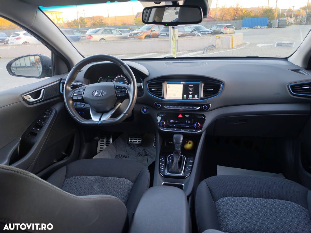 Hyundai IONIQ 1.6 GDI Premium - 8