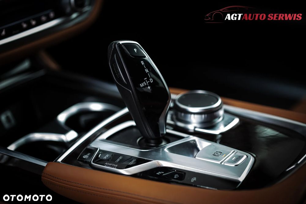 BMW Seria 7 750Li xDrive - 34