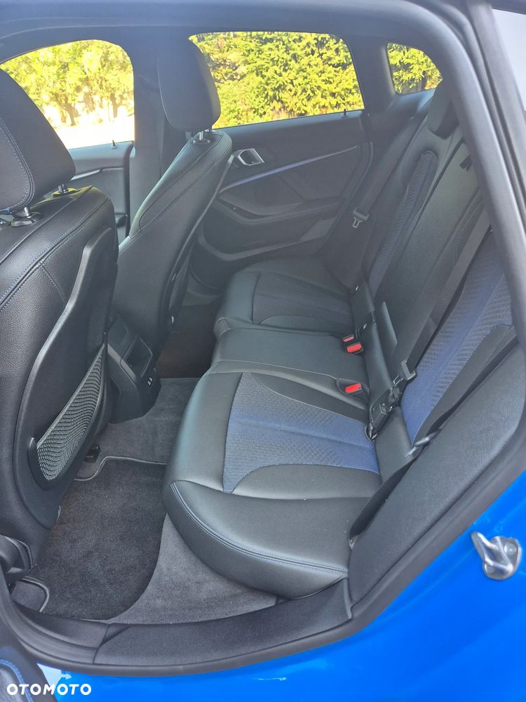 BMW Seria 2 220i Edition Colorvision - 24