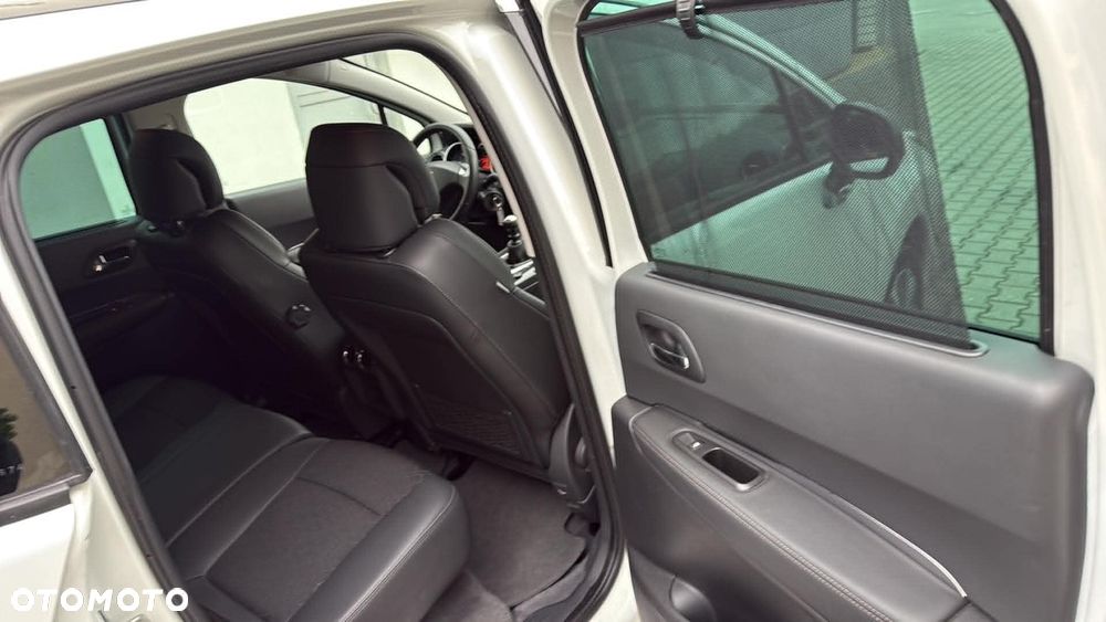 Peugeot 3008 PureTech 130 Stop & Start GPF Allure - 11
