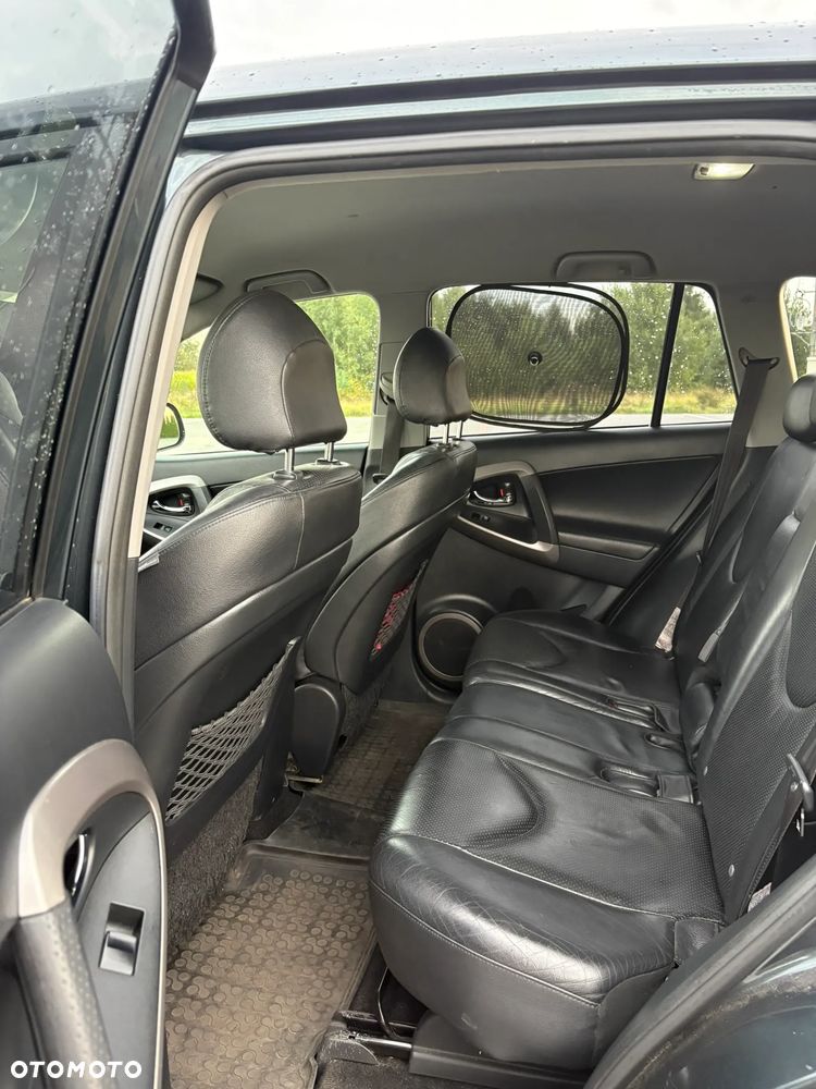 Toyota RAV4 - 8