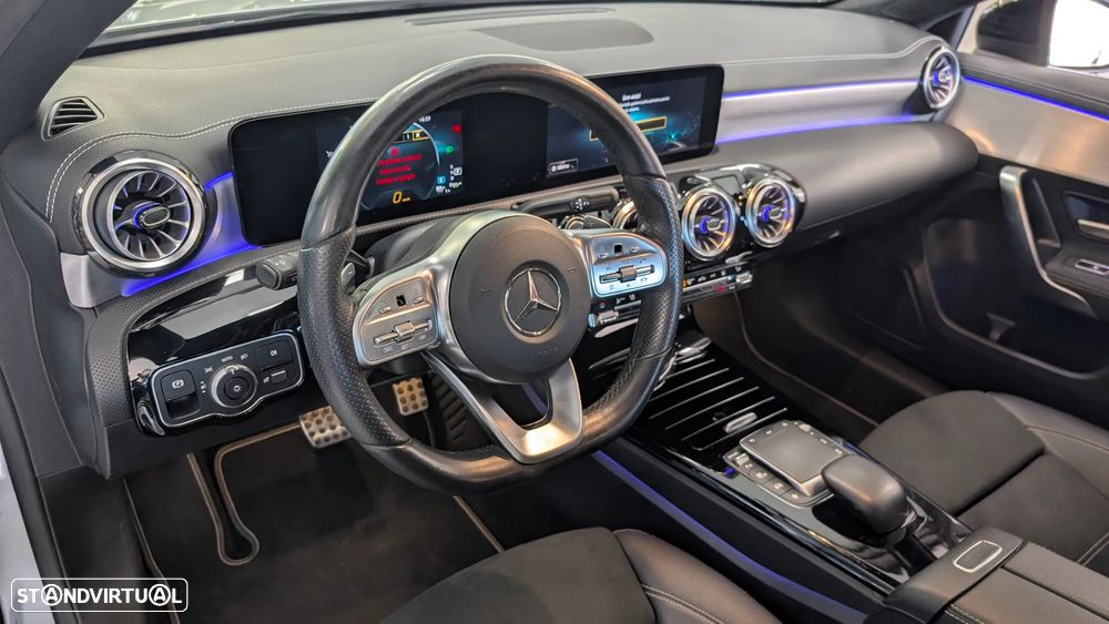 Mercedes-Benz A 250 Limousine e AMG Line - 13