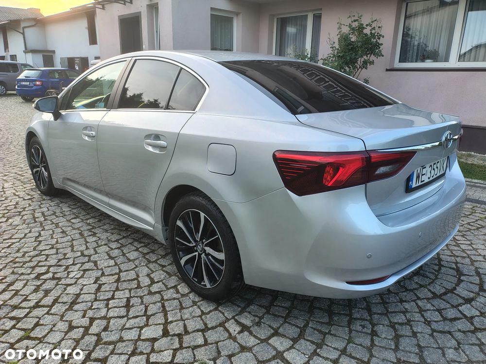 Toyota Avensis 2.0 D-4D Premium - 3