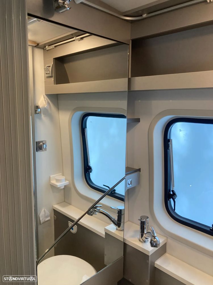 Adria Twin Twin Platinum 600 SPT - 32