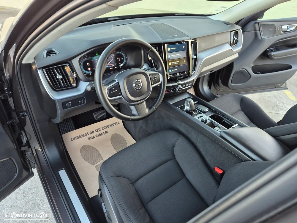 Volvo XC 60 2.0 B4 Momentum Plus - 16