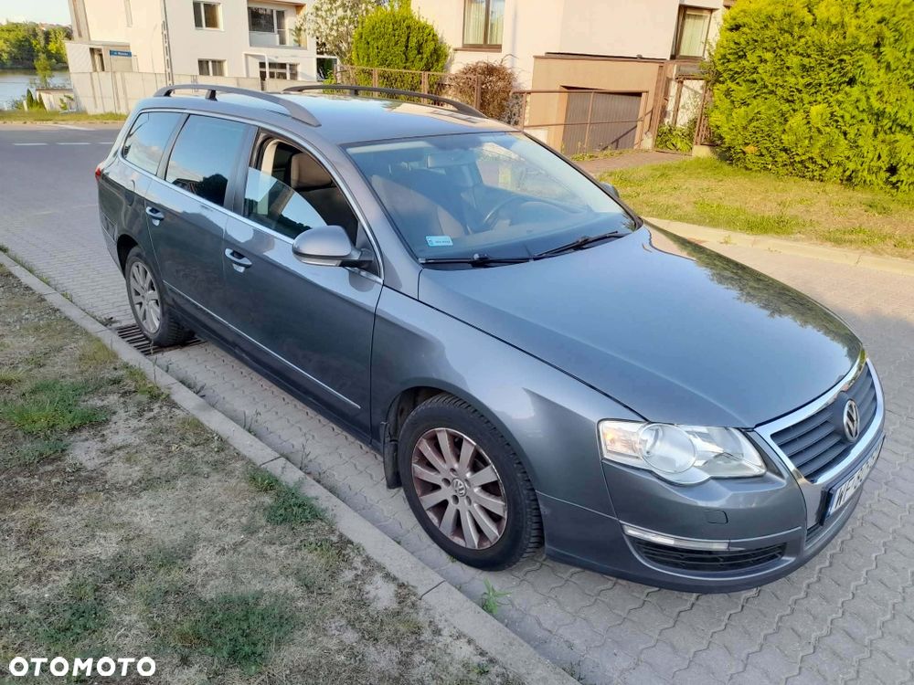 Volkswagen Passat - 1