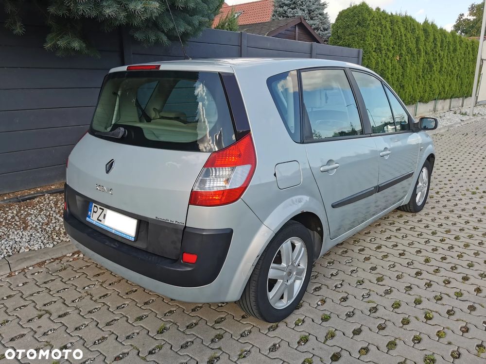 Renault Scenic 1.6 16V Confort Privilege - 21