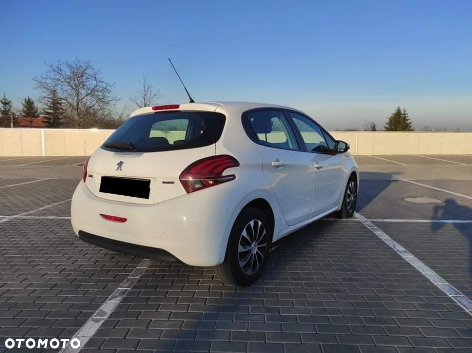 Peugeot 208 - 4