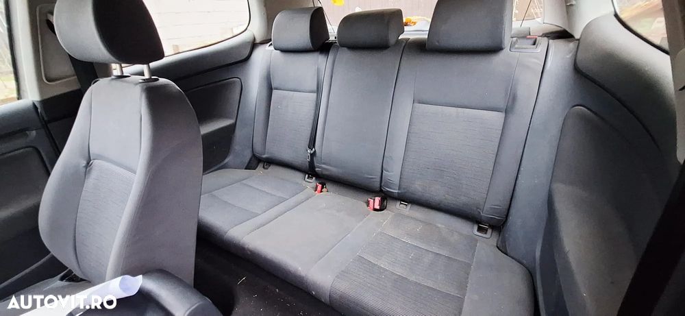 Volkswagen Golf - 5