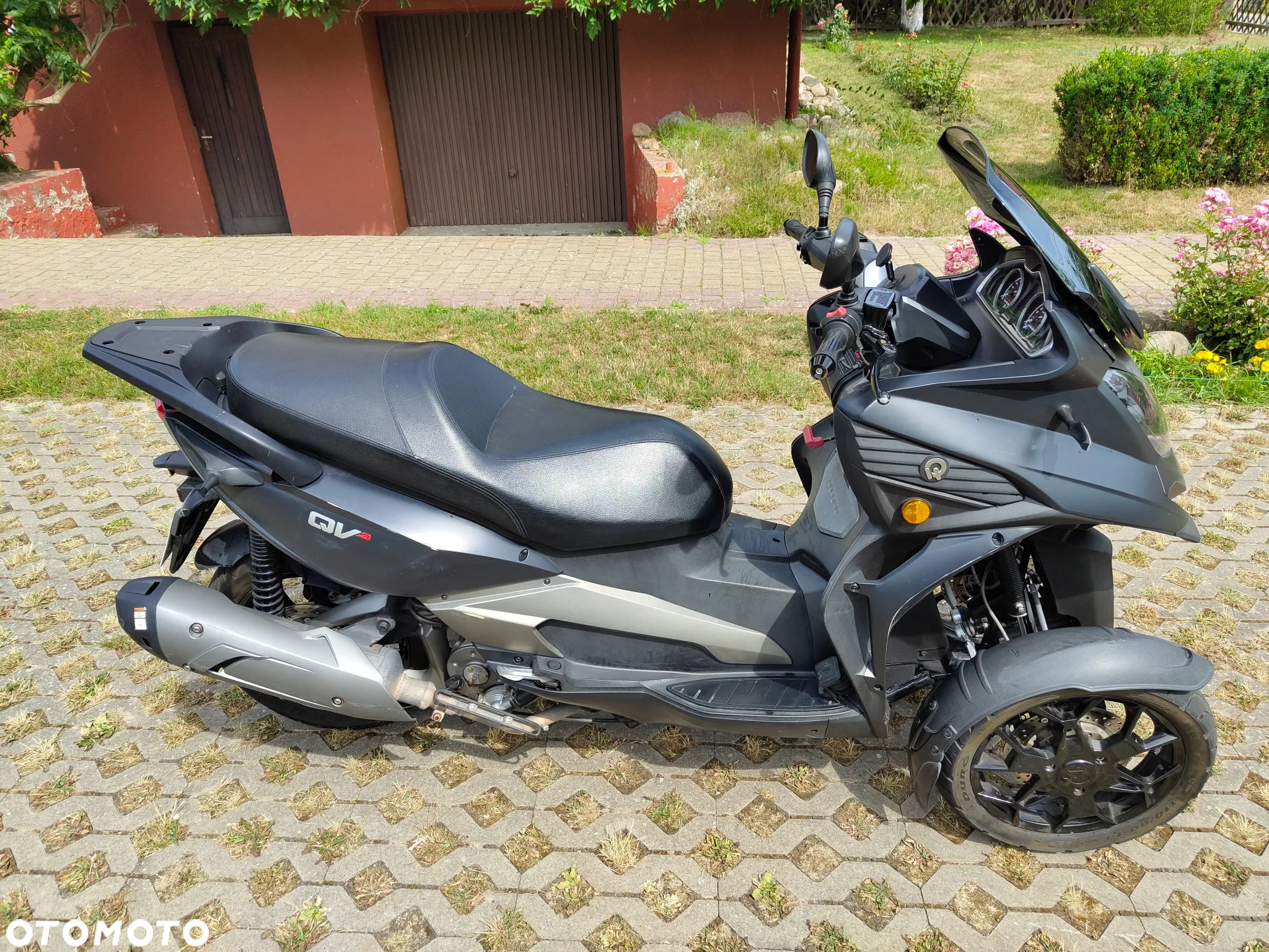 Piaggio MP-3 - 6