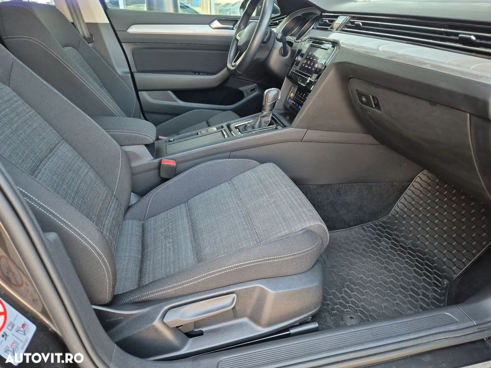 Volkswagen Passat 2.0 TDI DSG Advance - 25