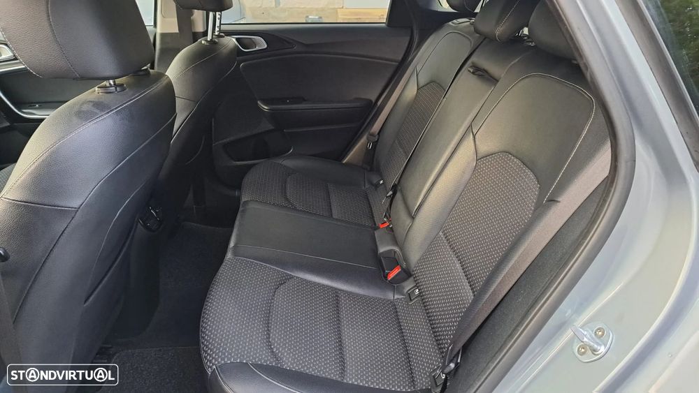 Kia Ceed SW 1.0 T-GDI Sport - 32