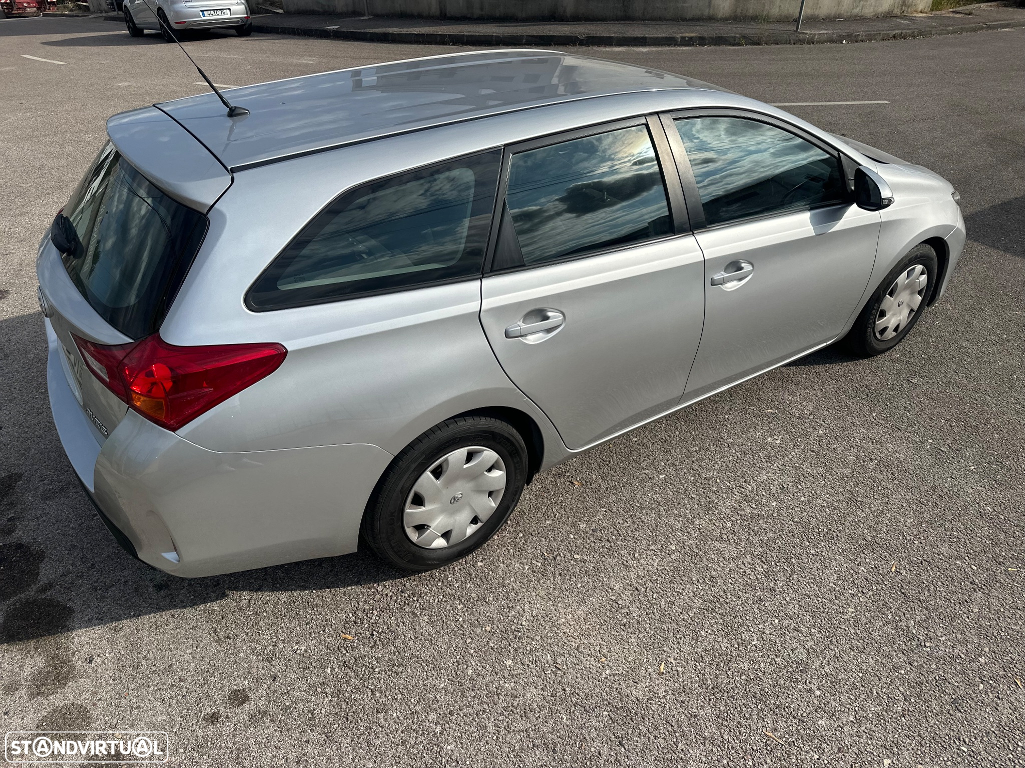 Toyota Auris Touring Sports 1.4 D-4D Com+P.Sport - 4