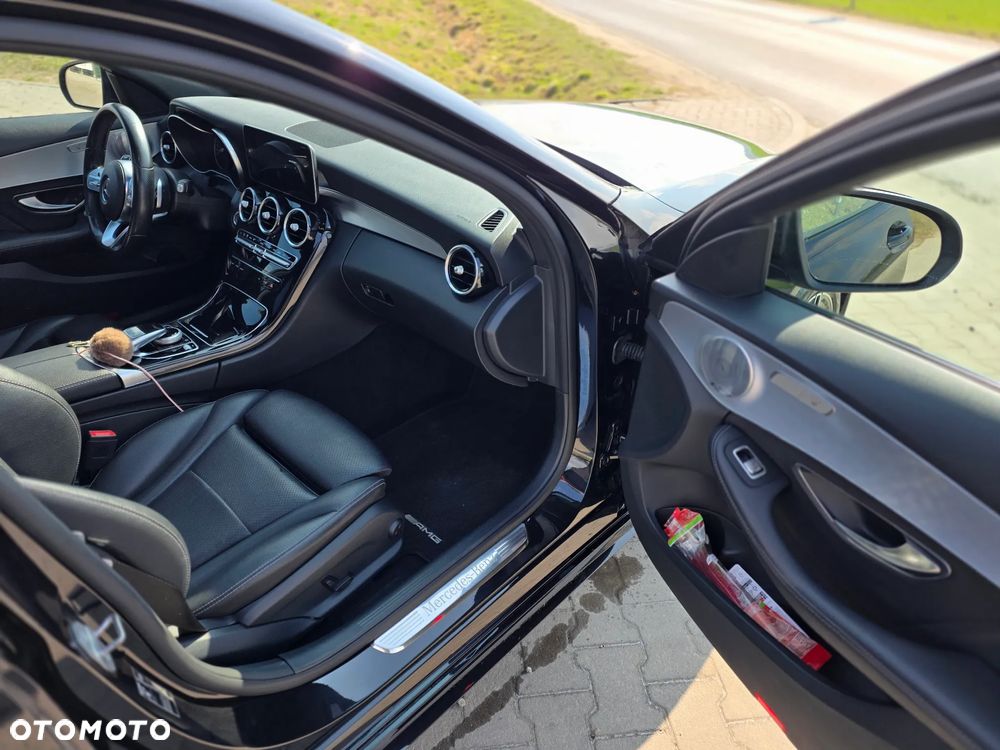 Mercedes-Benz Klasa C 300 d 9G-TRONIC - 26
