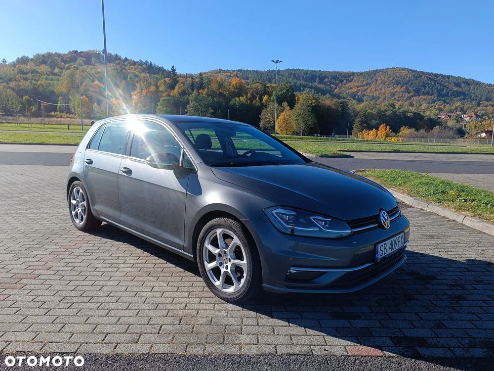 Volkswagen Golf - 1