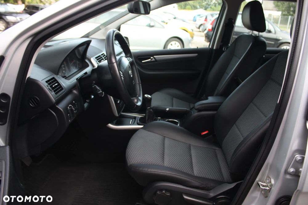 Mercedes-Benz Klasa A 160 BlueEFFICIENCY Elegance - 14