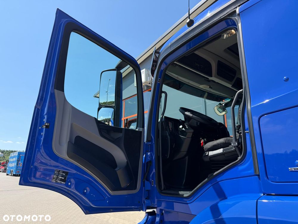 Mercedes-Benz Antos Actros Arocs 1843 // Wywrotka 3 - stronna // Klimatyzacja // Hak do przyczepy // Plandeka osłaniająca ładunek // Blokada mostu // Euro 6 - 27