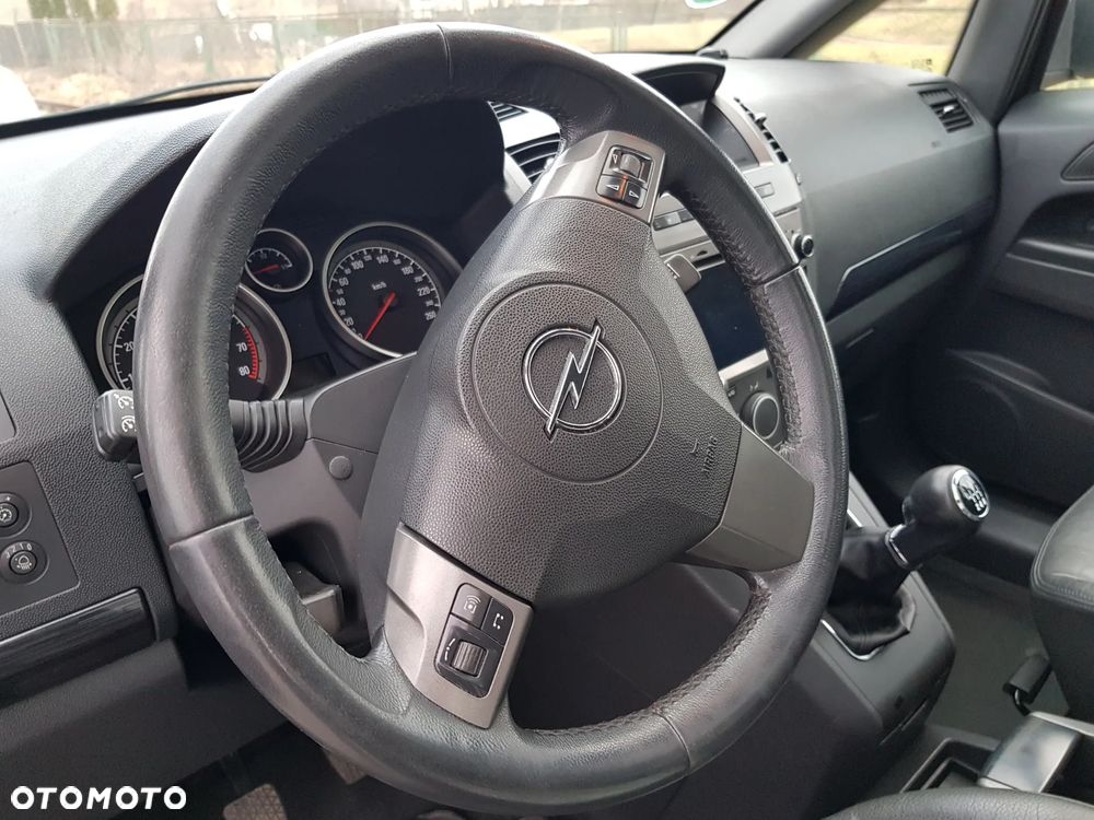 Opel Zafira 2.2 Cosmo - 26