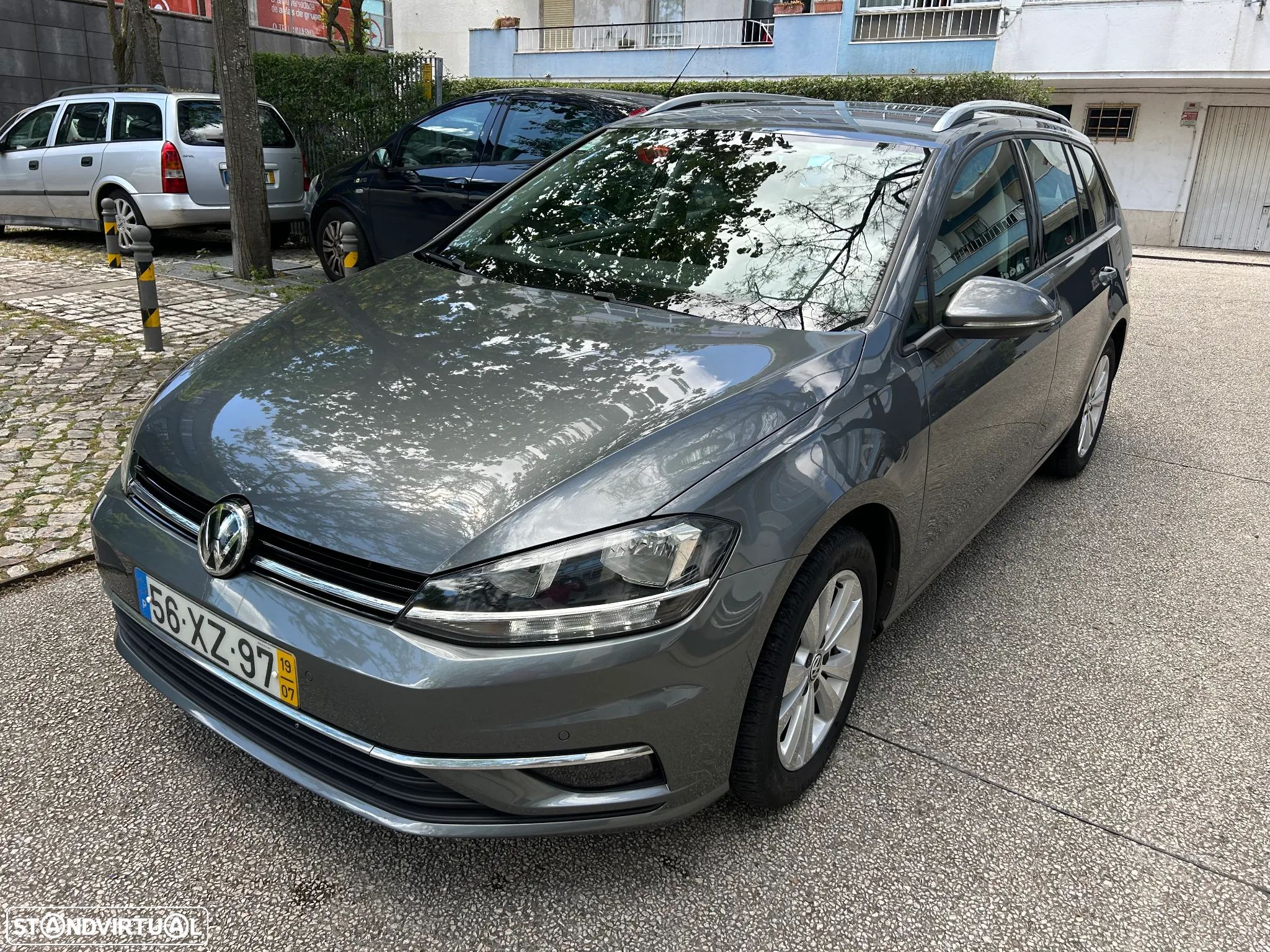 VW Golf Variant 1.6 TDi Confortline DSG - 1