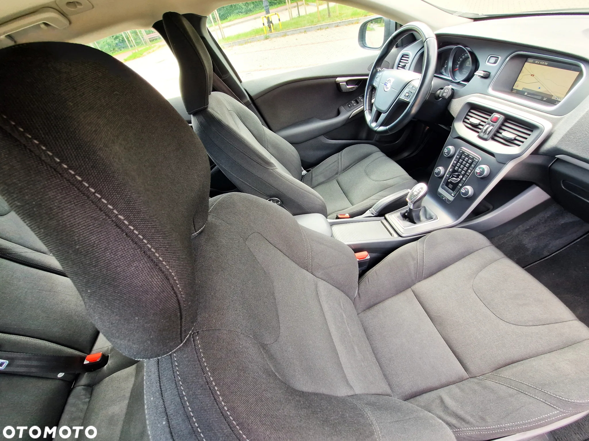 Volvo V40 D2 Momentum - 25