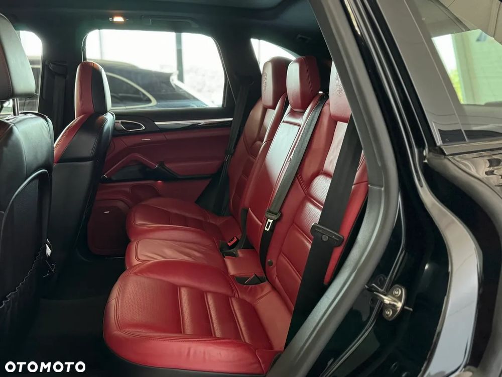 Porsche Cayenne S Diesel Platinum Edition - 18