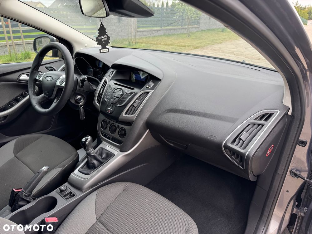 Ford Focus 1.6 Edition - 12