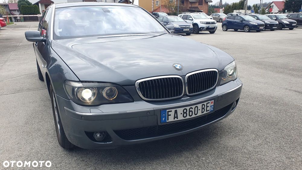 BMW Seria 7 740i - 26